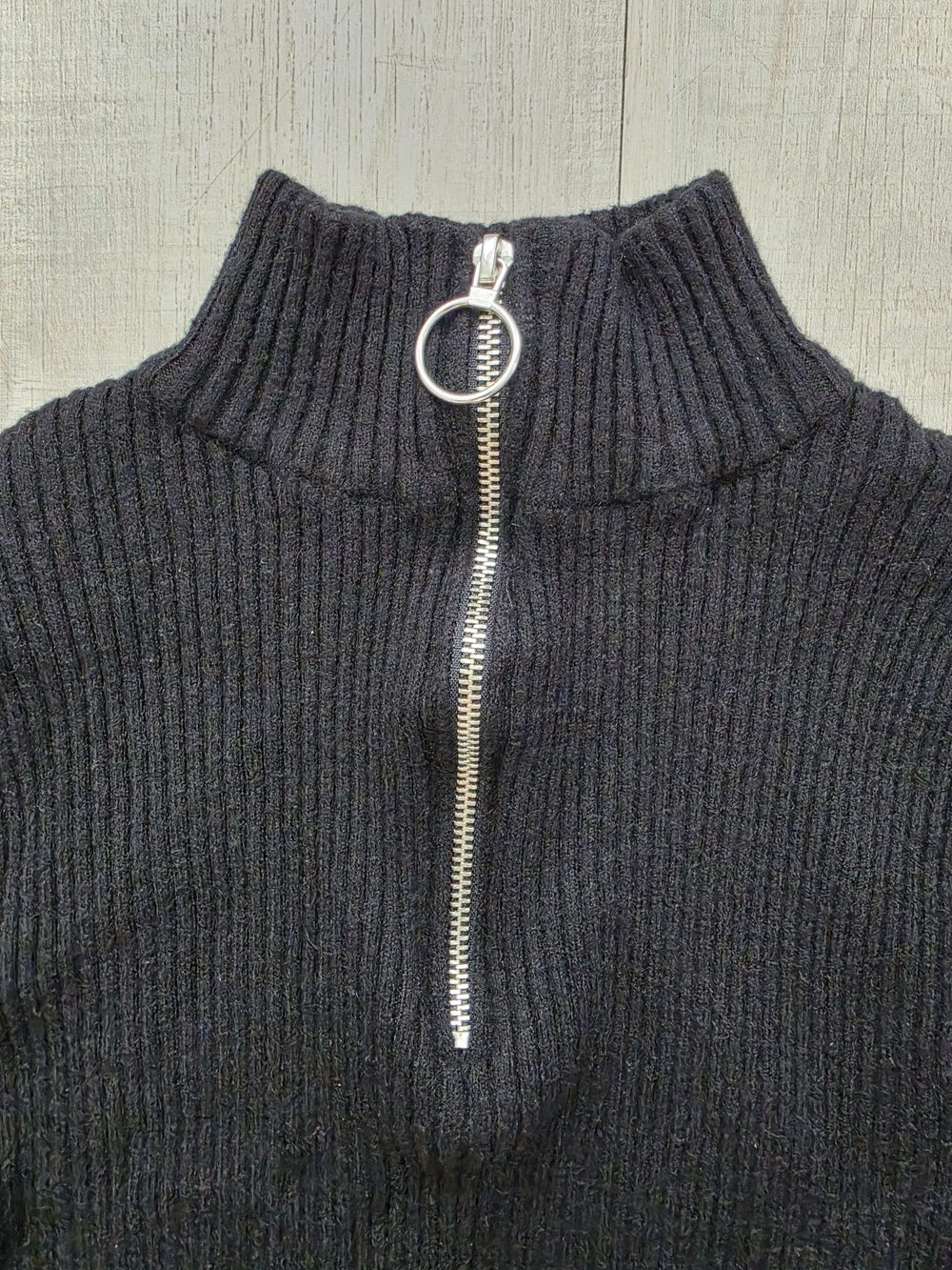 Love Tree Black Ribbed Zip-Up Mock Neck Crop Top - Picture 4 of 6